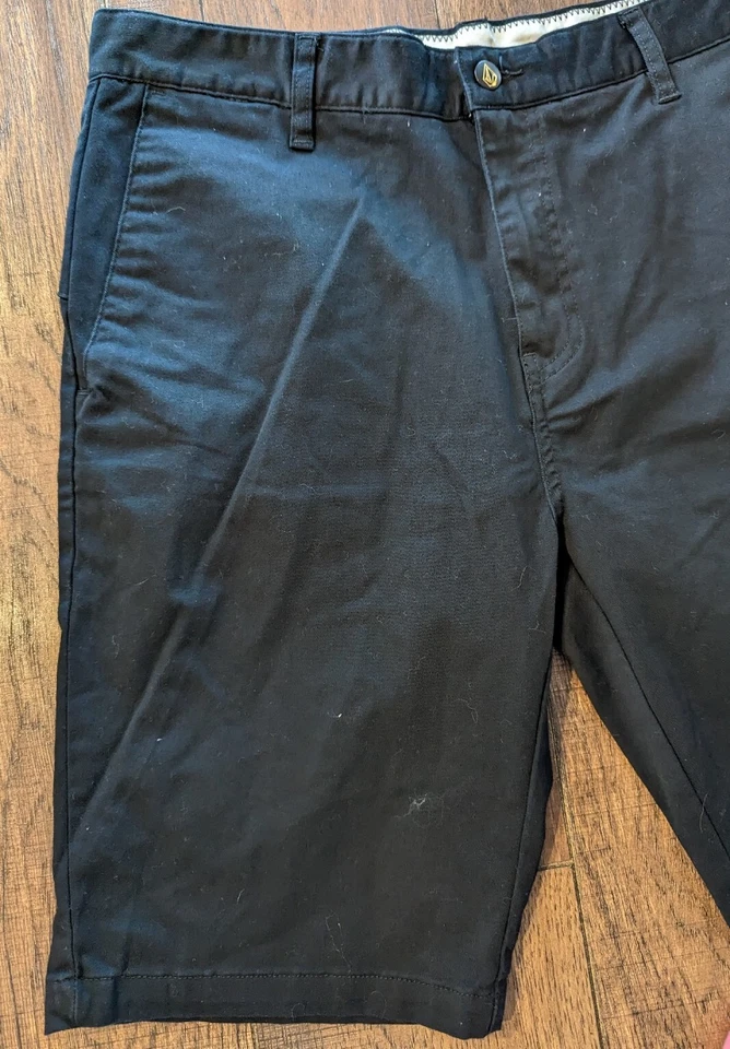 Volcom Men's Corpo Class Black Cotton Blend Shorts Size 33 - Excellent condition - Image 3 of 4