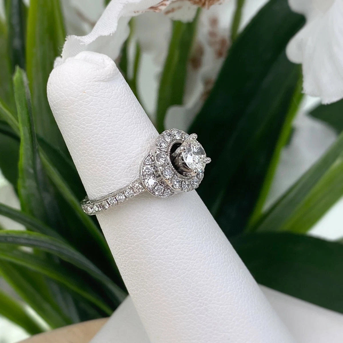 Neil Lane Round Diamond Halo 1.03 tcw 14K White Gold Engagement Ring