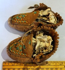 Pr. Antique Child / Baby's Native American Beaded Deerskin Moccasins c. 1945