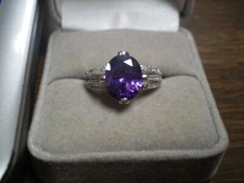 925 Sterling Silver Ladies Oval Amethyst  CZ Ring      4.1 grams