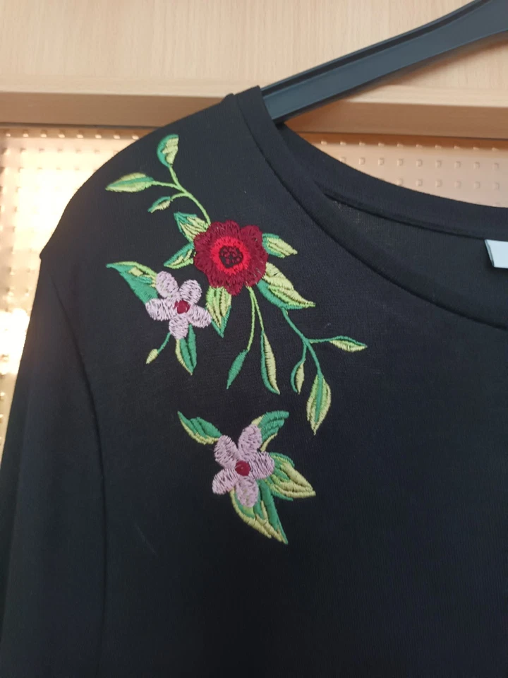 C&A Clockhouse: Kleid mit Blumen-Stickerei Gr. 48 - Bild 3 von 4