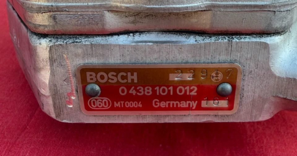 GENUINE BOSCH Fuel Distributor 1986-93 MERCEDES-BENZ W124 W126 W201 2.6L 3.0L I6 - Image 2 of 4
