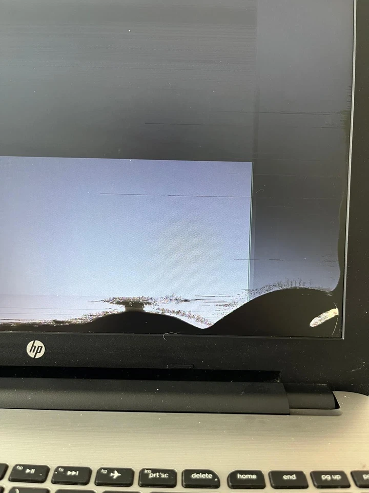 HP 15-ay109 i5 7th Gen 15.6" Laptop Radeon Graphics – Broken Screen, For Parts - Image 4 of 4