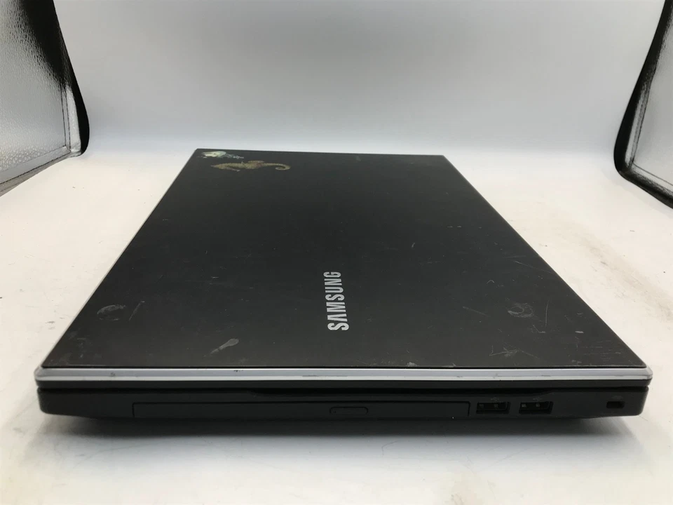 Samsung 300V Intel Core i5-2450M 15" Laptop - BOOTS/BAD DISPLAY -MZ - Image 3 of 4