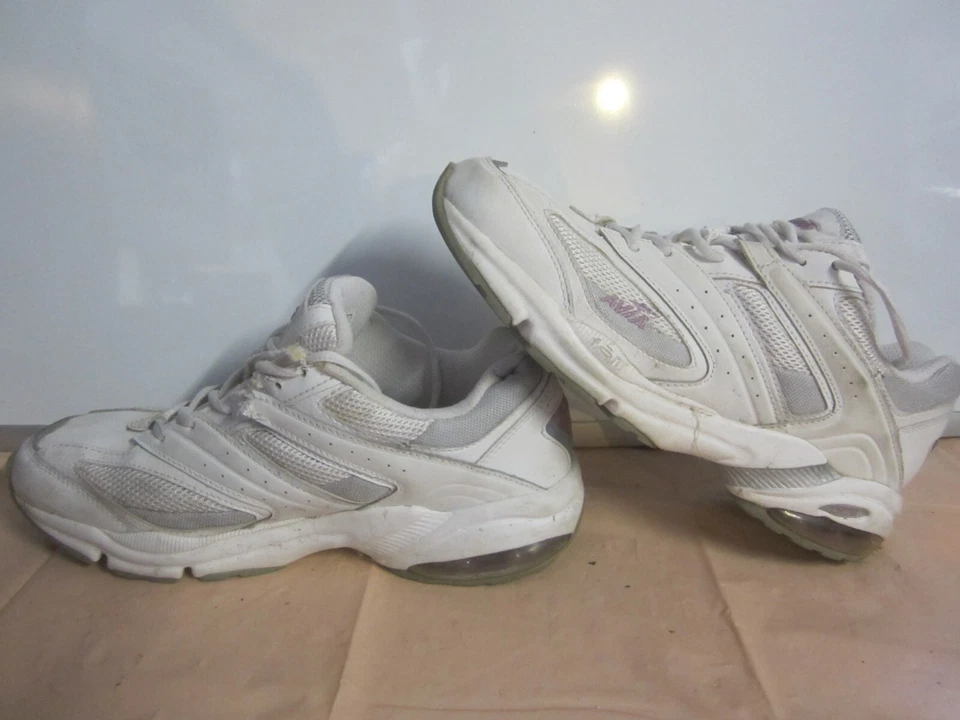 Avia Memory Foam White Walking Shoes Womens Size 10 Sneakers (USED) - Image 3 of 4