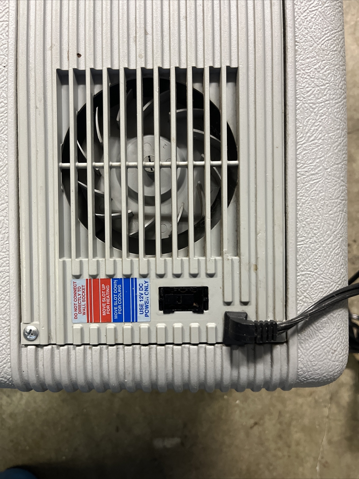 Coleman Thermoelectric Model 5232 40 qt Cooler / Warmer 12 Volt AC