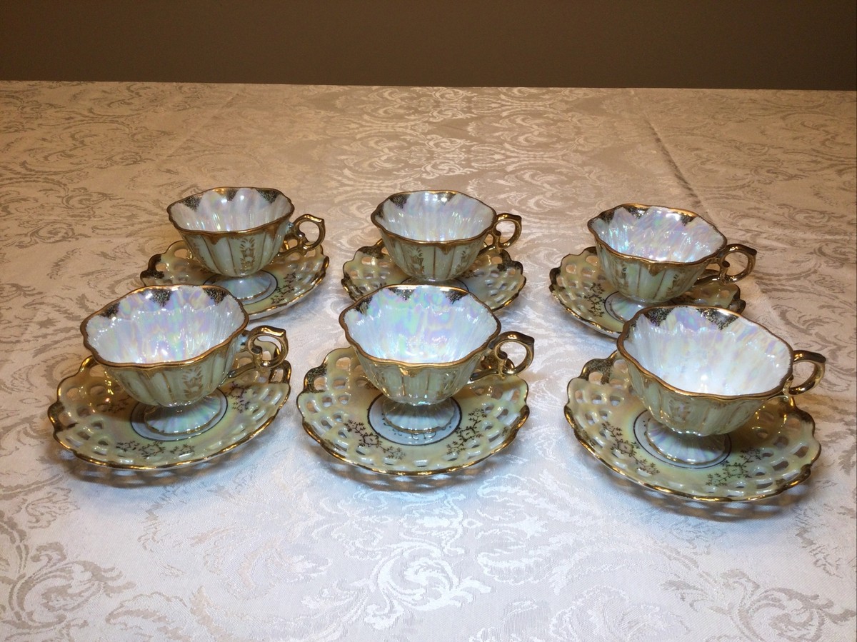 3 Legged Cup and Saucer Japan (DEB) 3 Legged Cup and Saucer Japan (DEB)