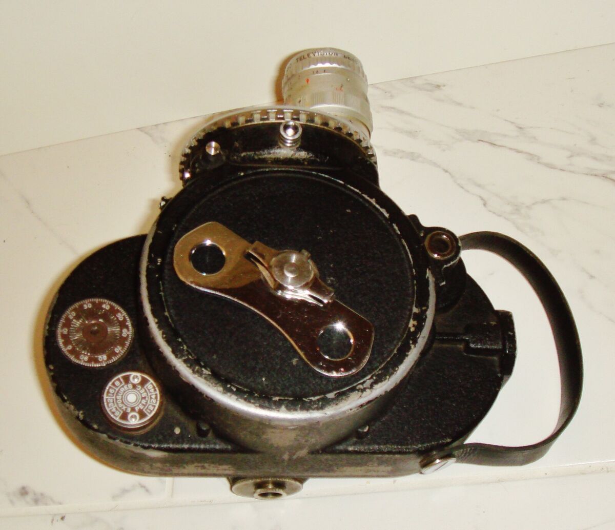 Vintage Bell & Howell 16mm 70-DR Movie Camera for parts | eBay Vintage Bell & Howell 16mm 70-DR Movie Camera for parts | eBay