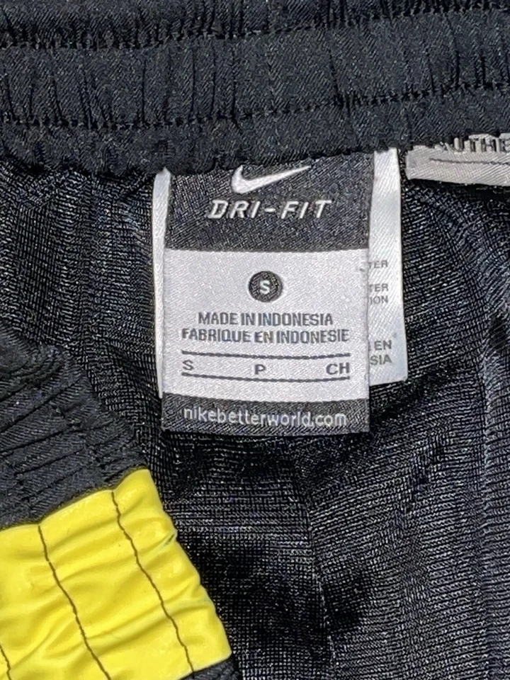 NIKE OREGON DUCKS AUTHENTIC ON COURT TEAM ISSUED BLACK BASKETBALL SHORTS SMALL - Image 3 of 4