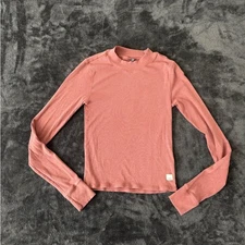 Vuori Long-Sleeve Pose Fitted Tee In Rosewood Heather