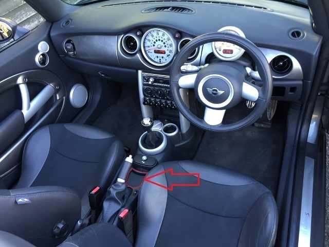 NEW GENUINE MINI COOPER R50 R52 S R53 S RUBBER MAT UNDER HANDBRAKE