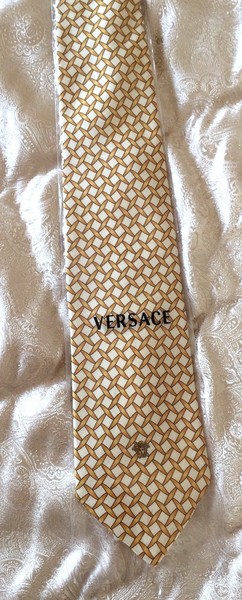 Auth. Gianni Versace Tie, 100% Silk, yellow color, New with original plastic!