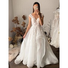 Elegant A-Line Wedding Dresses V-Neck Applique Sweep Train Long Bridal Gowns