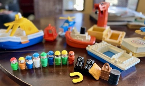 Vintage Little People Offshore Cargo Base 945 + Cruise Ship + Rescue Copter