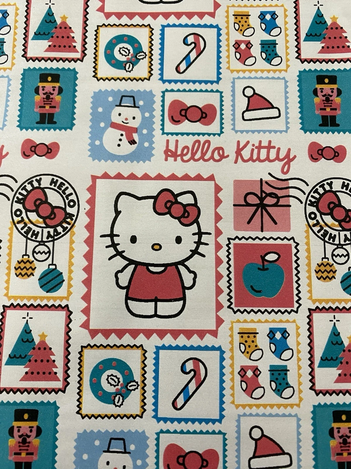 HELLO KITTY Christmas Wrapping Paper