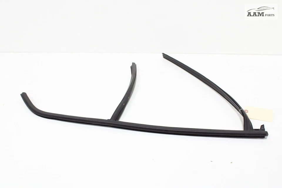 Volvo XC40 2019-2023 puerta trasera izquierda ventana vidrio sello de funcionamiento con moldura OEM Foto 2 de 4