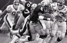 DALTON HILLIARD -NEW ORLEANS SAINTS - Vintage 35mm Football B&W Negative  6.3b