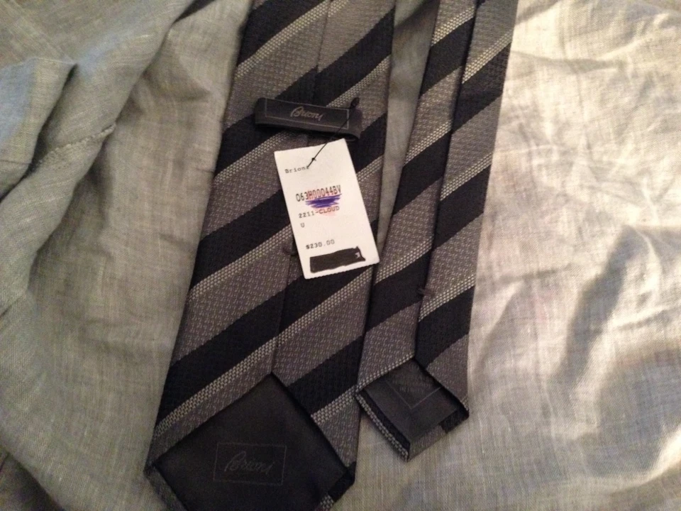 Corbata BRIONI hecha en Italia tejida seda cuello precio de venta sugerido por el fabricante $230! Foto 2 de 3