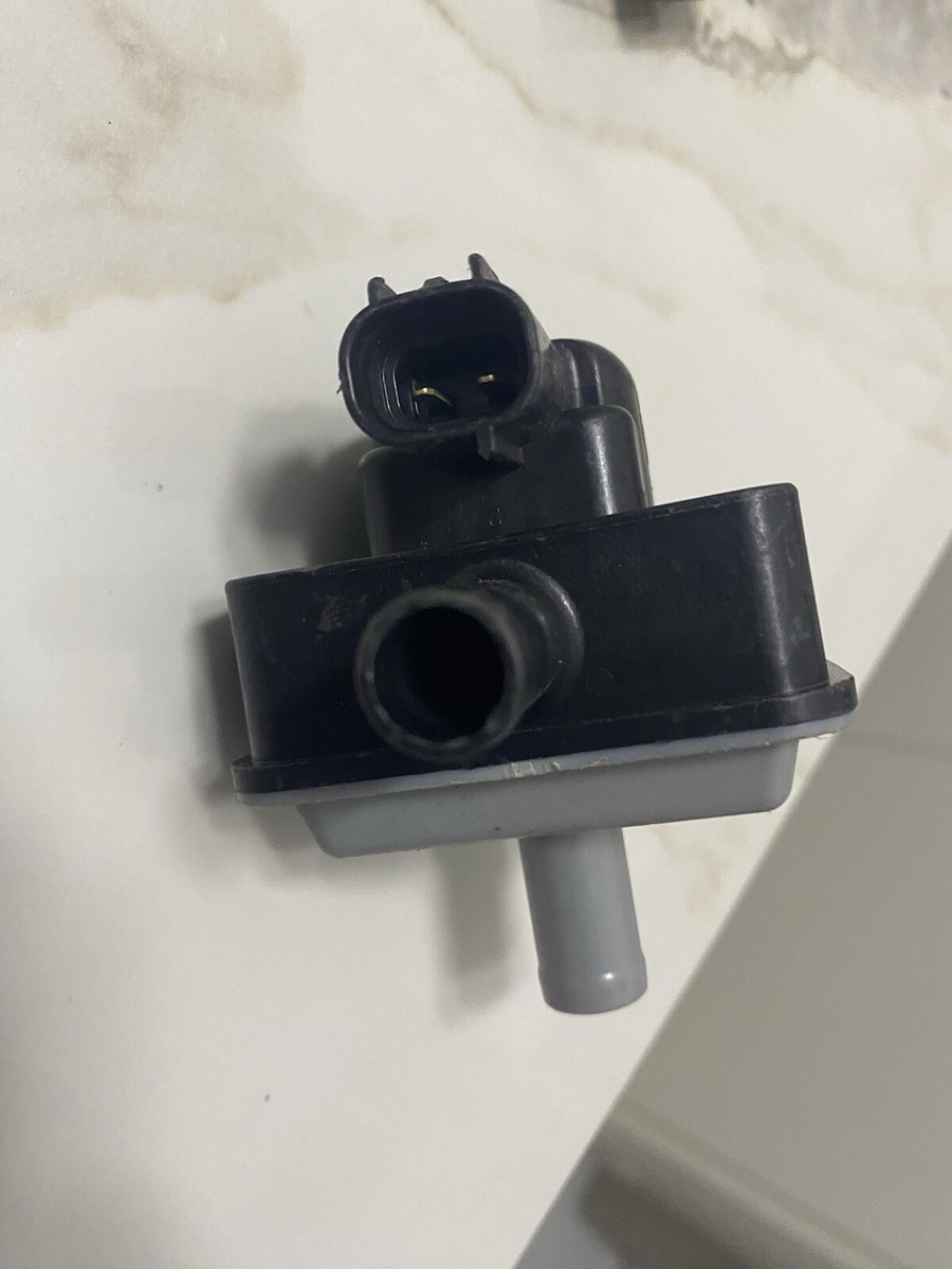 Vacuum Switching Valve Assembly 25860-37060 for Toyota C-HR