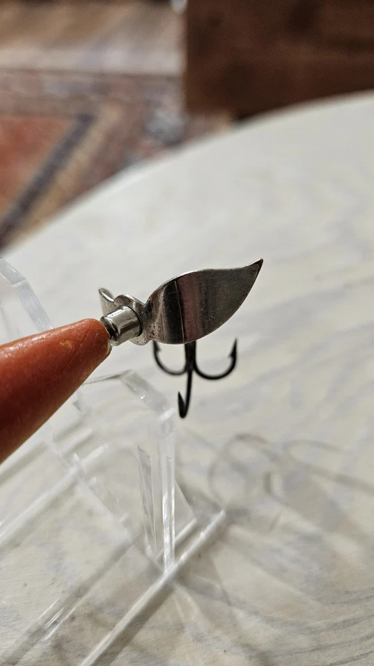 Vintage Heddon 100 Minnow Rainbow Color. Unmarked Props Cup Hardware 1 Weight - Image 4 of 4