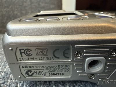 Nikon Coolpix E3100 3x Zoom 3.2 Megapixels With Card For Parts Or