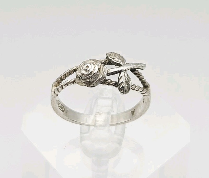 Avon Sterling Silver Vintage Diamond Cut Rose Ring Size 8