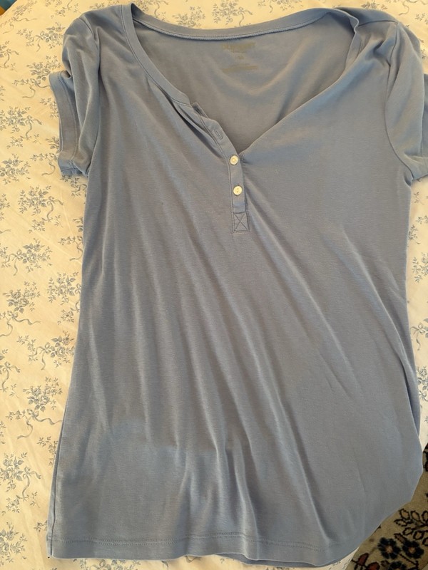 Old Navy Blue Solid Knit V-Neck 3-Button Henley Short Sleeve T-Shirt L Women