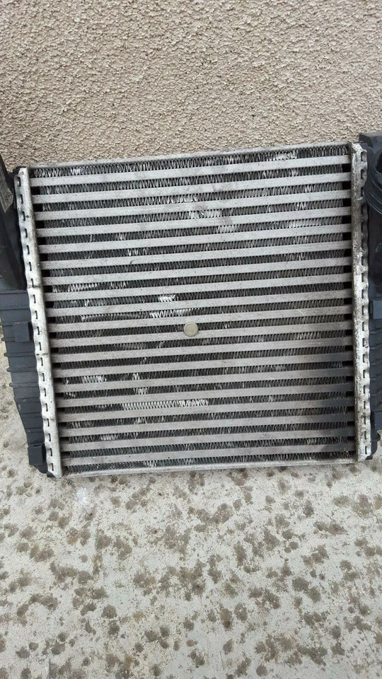 Intercooler turbo izquierdo Volkswagen Touareg TDI 2003-2008 intercooler OEM V100 Foto 3 de 4