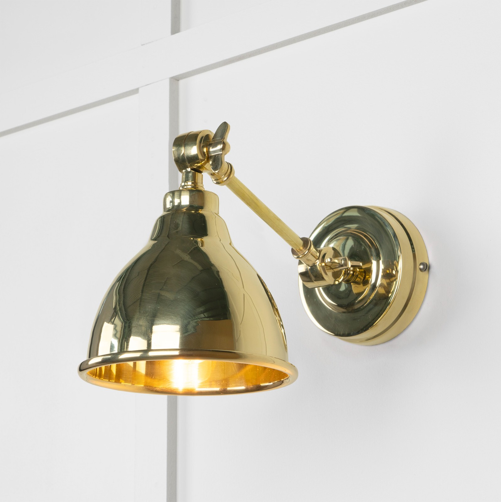 From The Anvil 49716 Smooth Brass Brindley Wall Light