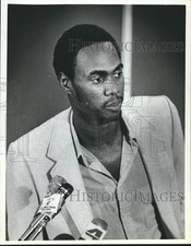 1982 Press Photo Alton Lister: the newest Buck - mjb07214