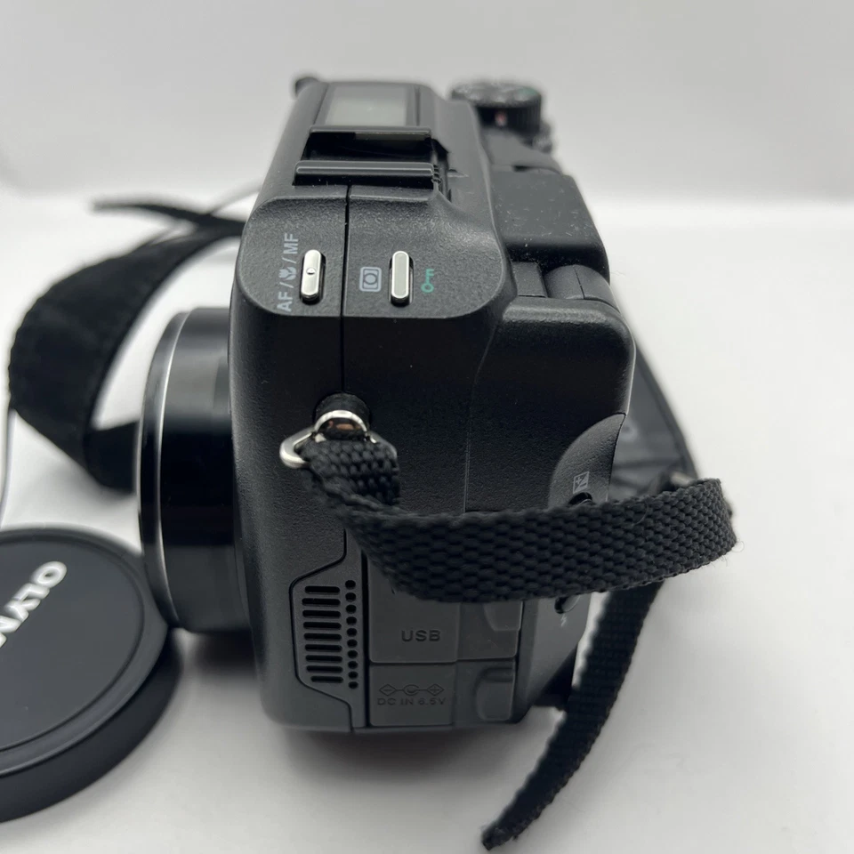 Olympus CAMEDIA C-7070 Wide Zoom 7.1MP Digital Camera - Image 3 of 4