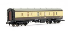 Graham Farish 374-029C Pre-Owned BR MK1 BG Full Brake BR Chocolate & Cream Coach