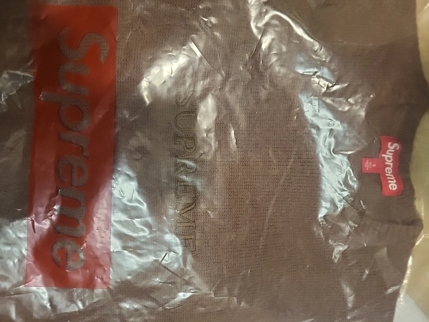 Pull Supreme Pilled FW 2023 taille S. En main, expédié aujourd'hui