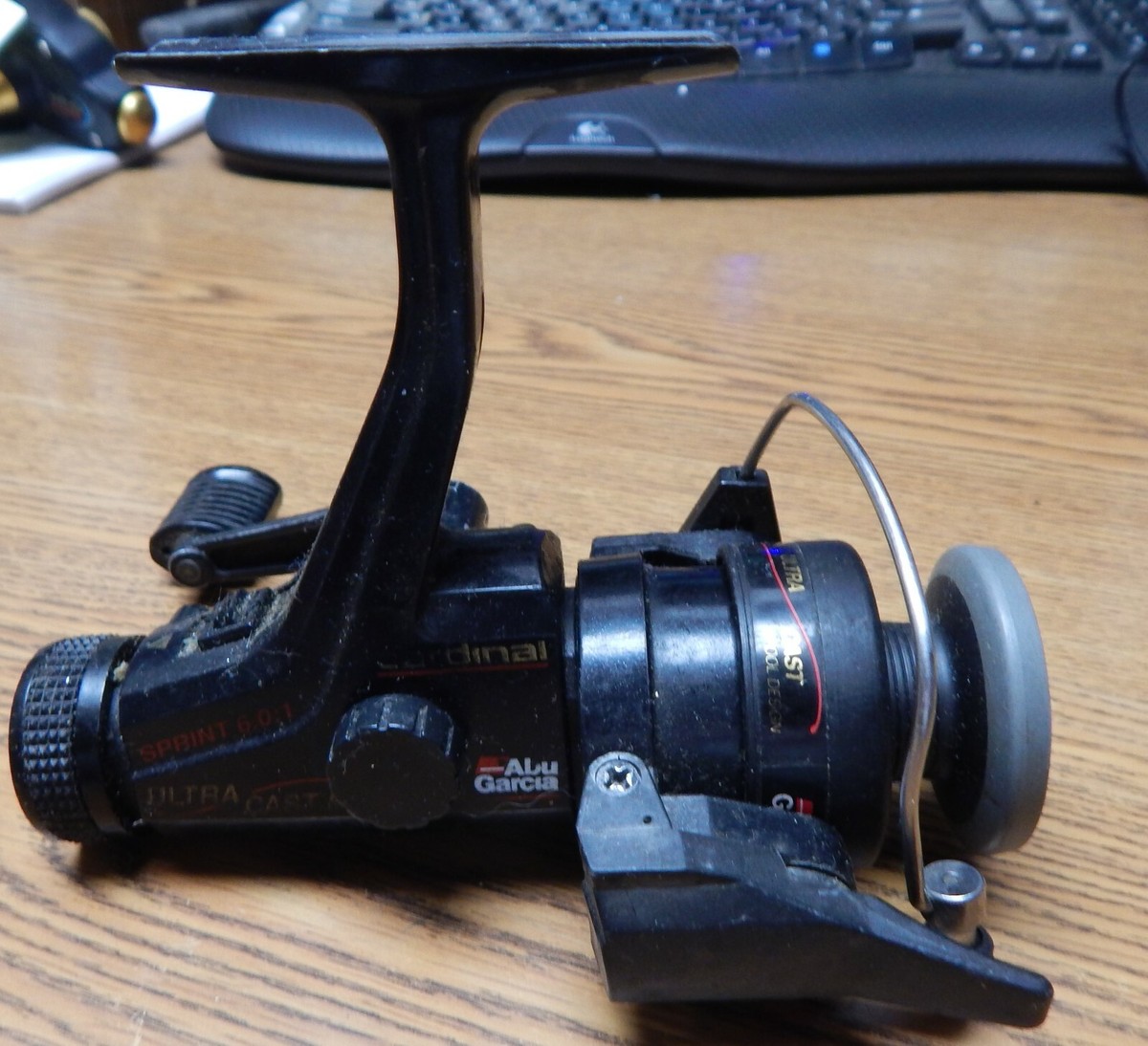 OLD ABU GARCIA ULTRA CAST 62 SPINNING REEL GREAT USED SHAPE