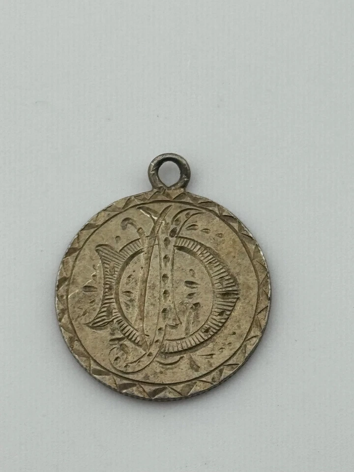 Antiguo dije de diez centavos libertad sentada Love Token de 1885 Foto 4 de 4