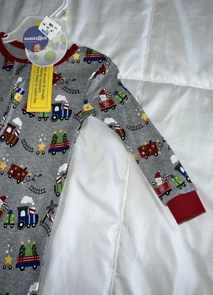 Nuevo con etiquetas Pijama de Navidad Babies R Us Género Neutro Cremallera Pies Talla 18 meses Foto 4 de 4