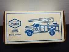 ERTL 1993 BALTIMORE GAS AND ELECTRIC UTILITY BUCKET TRUCK DIECAST Bank W Key