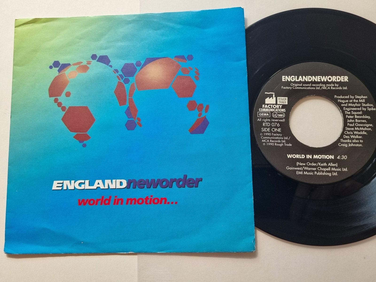 EnglandNewOrder/ New Order - World in motion 7'' Vinyl Germany