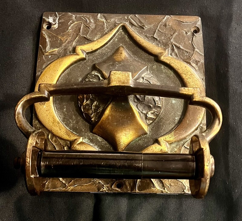 Vintage Amerock Brass Toilet Paper Holder With Ornate Design 7” x 6.5”