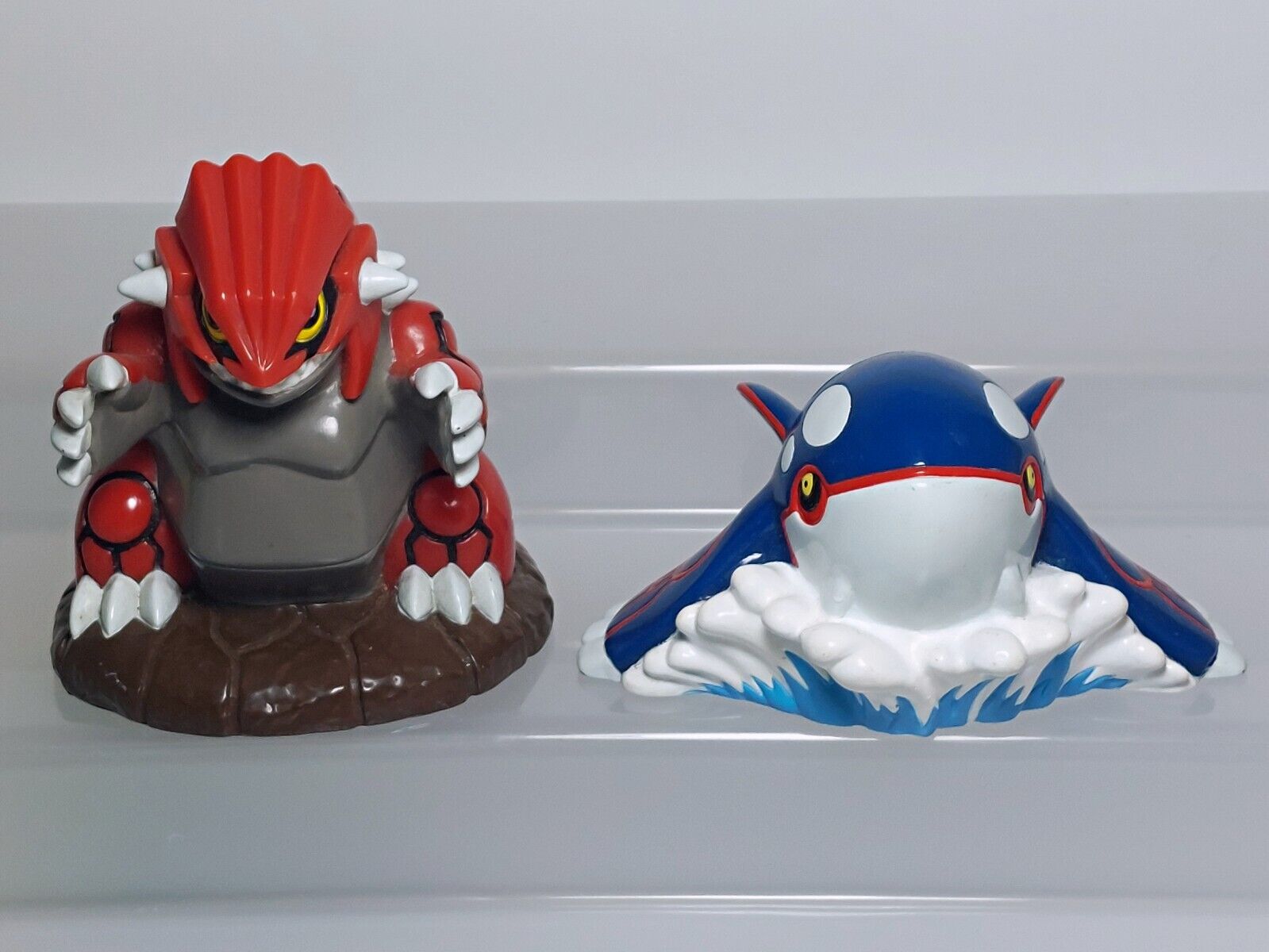 Boneco Pokémon Lendário Kyogre Articulado 20cm Tomy SUIKA