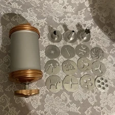 Vintage Mirro Cooky Spritz Cookie Pastry Press 12 Discs 3 Tips Copper 7 Star Dis