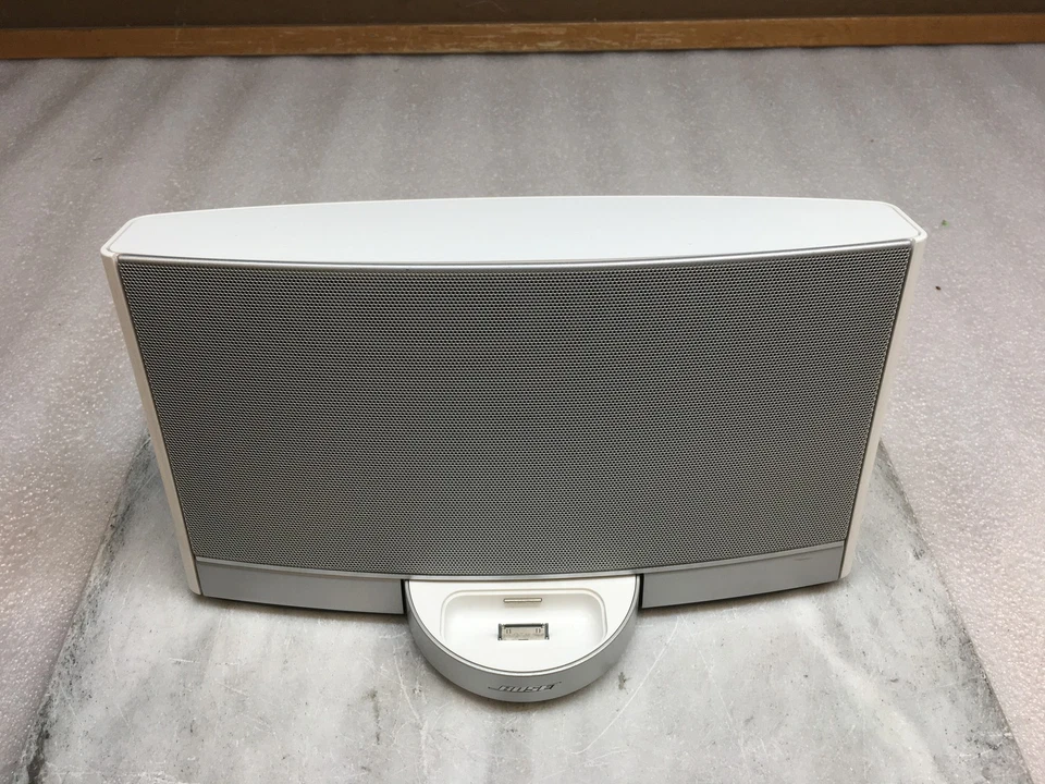Bose SoundDock Portable Music Speaker System - No Remote w/ acc - Image 4 of 4