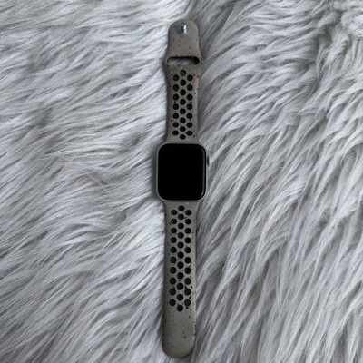 Apple Watch iwatch Series 5 40mm Silver GPS Cellular Nike Sport Band Speckled
