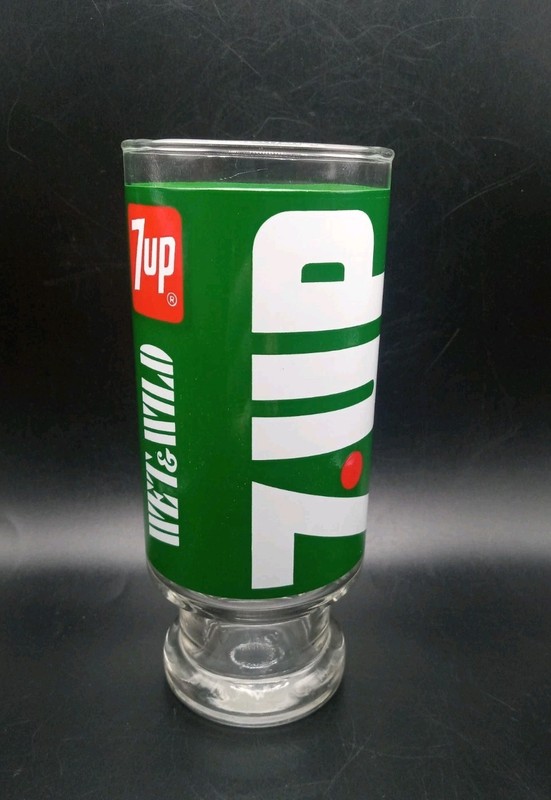 Official 7●UP Vintage 14oz Drinking Glass ~The Uncola~ WET & WILD Soda!