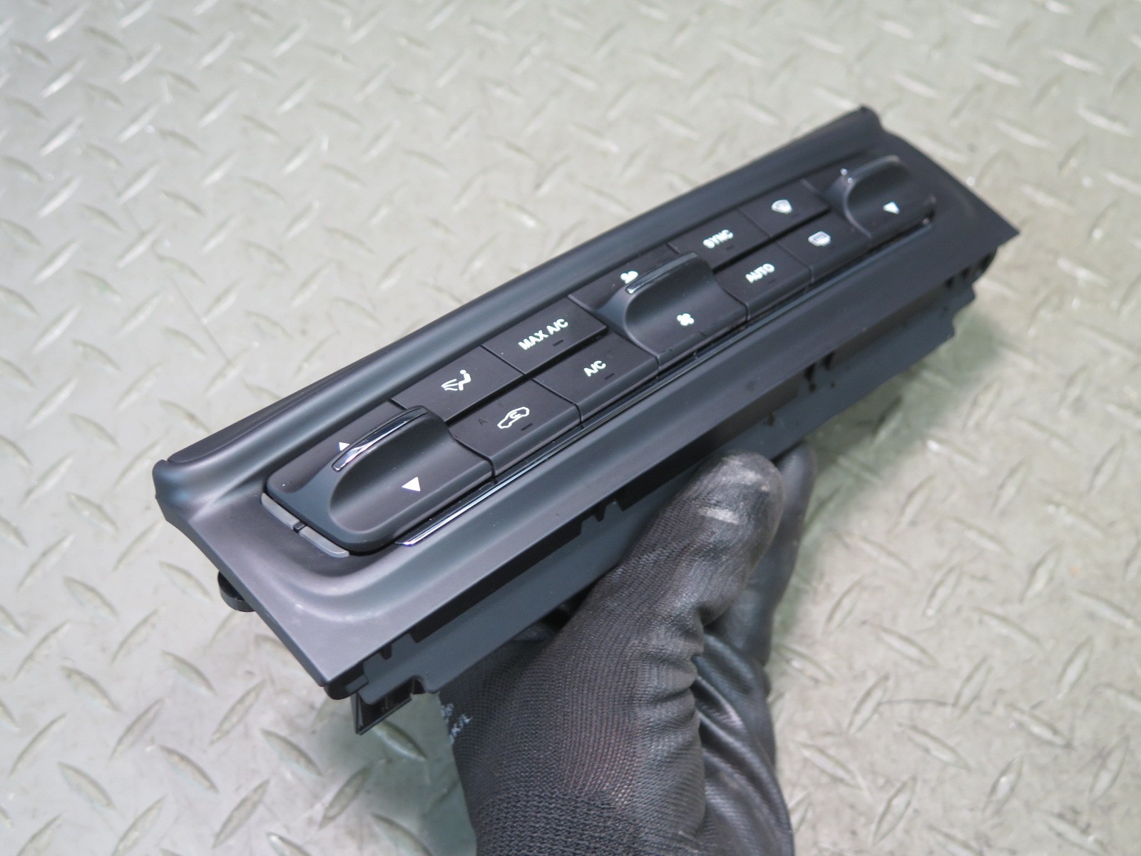 Maserati Quattroporte 2017-2021 A/c switch