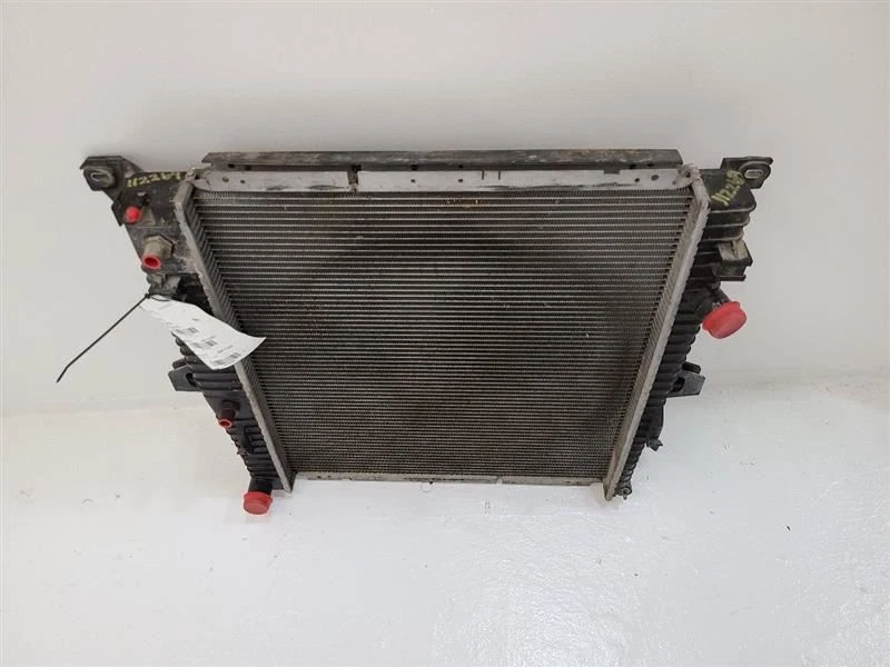 2006-2011 FORD RANGER Radiator 4 Cylinder 6L5Z8005AA 06-11 Foto 2 de 4