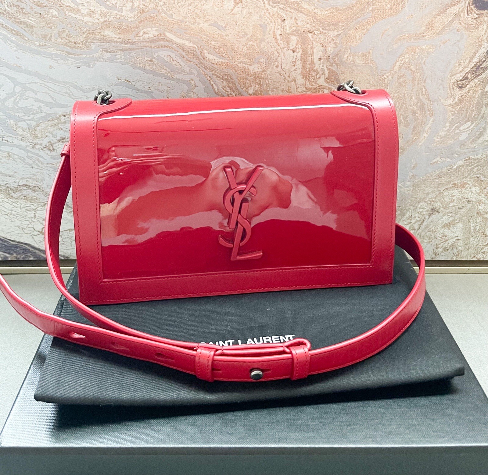 Borsa a tracolla Saint Laurent Book in pelle verniciata rossa