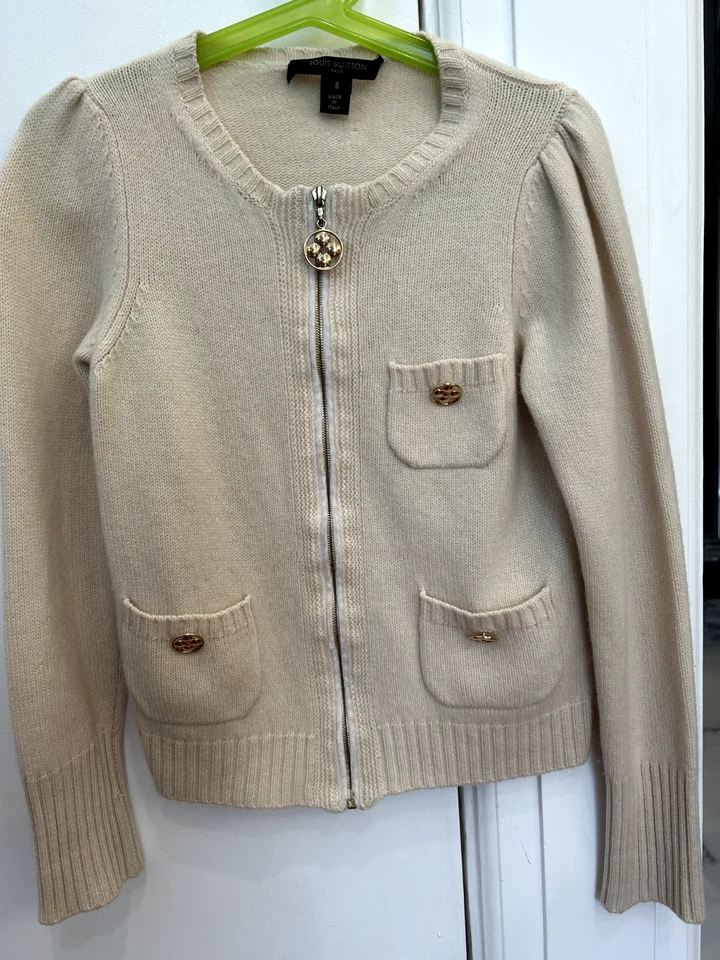 Authentic Louis Vuitton ivory/gold zip sweater girls size 8, excellent condition - Image 2 of 4