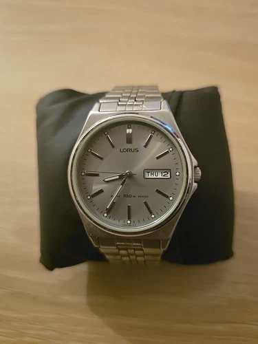 RARE VTG SS LORUS BY SEIKO VX43-X026 GRAY DIAL MENS QUARTZ WRISTWATCH