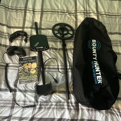 Bounty Hunter IV Metal detector with headset and book and bag beginners tracker